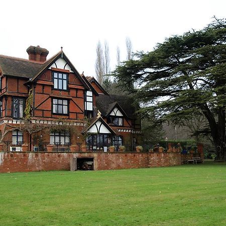 戈德尔明Hambledon House住宿加早餐旅馆 外观 照片