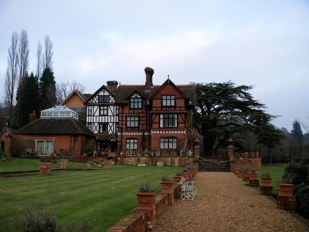 戈德尔明Hambledon House住宿加早餐旅馆 外观 照片